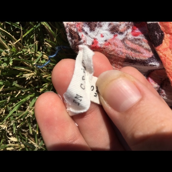 En créme floral blouson dress - Picture 2 of 4